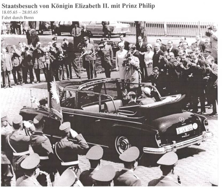 Queen Elizabeth II mit Prinz Philip im Pullmann Landaulet